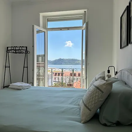 Belém With Tagus River View Appartamento *