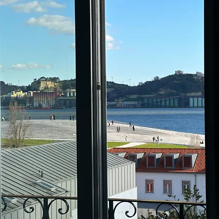 Belem With Tagus River View 公寓